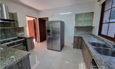 CASA  4 REC EN CLAYTON, SENDEROS CAMINO DE CRUCES