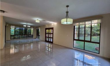 CASA  4 REC EN CLAYTON, SENDEROS CAMINO DE CRUCES