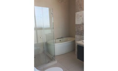 VENTA  APARTAMENTO AMOBLADO EN AVENIDA BALBOA PH RIVAGE