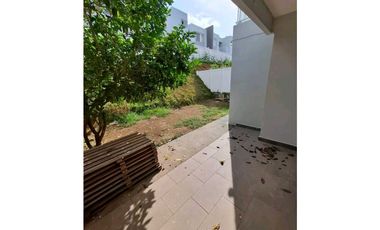 VENTA CASA  BRISAS DEL GOLF PH VICTORIA 187M2
