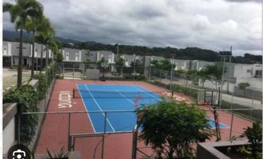 VENTA CASA  BRISAS DEL GOLF PH VICTORIA 187M2