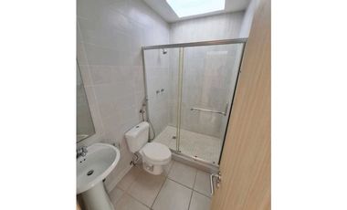 VENTA CASA  BRISAS DEL GOLF PH VICTORIA 187M2