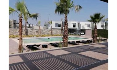 VENTA CASA  BRISAS DEL GOLF PH VICTORIA 187M2
