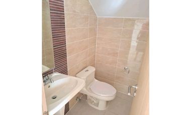 VENTA CASA  BRISAS DEL GOLF PH VICTORIA 187M2