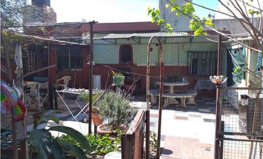 CASA Y DEPTO CALLE ABDALA