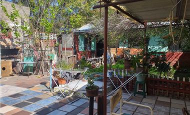 CASA Y DEPTO CALLE ABDALA