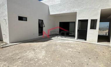 Venta en las Huertas Residencial con recámara en planta Baja y cocina integral incluida (L17)