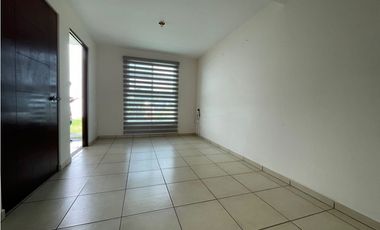 Se  Renta Casa en Fracc. San Isidro Jiutepec Doble Vig con Alberca 3Re