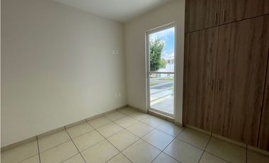 Se  Renta Casa en Fracc. San Isidro Jiutepec Doble Vig con Alberca 3Re