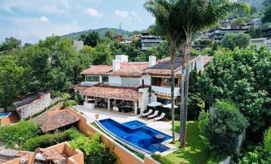 CASA EN VENTA CON VISTA AL LAGO