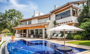 CASA EN VENTA CON VISTA AL LAGO