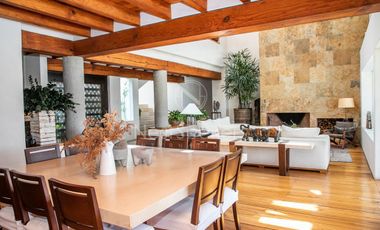 CASA EN VENTA CON VISTA AL LAGO