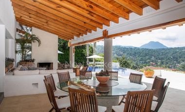 CASA EN VENTA CON VISTA AL LAGO