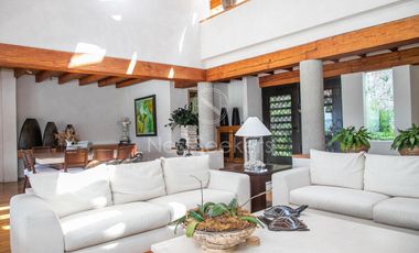 CASA EN VENTA CON VISTA AL LAGO