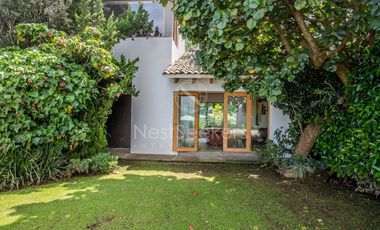 CASA EN VENTA CON VISTA AL LAGO