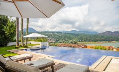 CASA EN VENTA CON VISTA AL LAGO