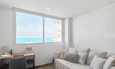Departamento en venta de 3 recámaras frente al mar en Playas del Conchal