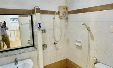 Spacious Townhouse for Sale – Ideal for Investors and Family