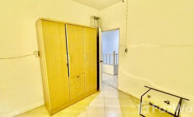 Spacious Townhouse for Sale – Ideal for Investors and Family