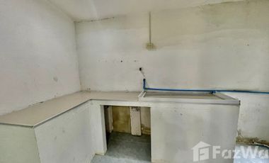 Spacious Townhouse for Sale – Ideal for Investors and Family