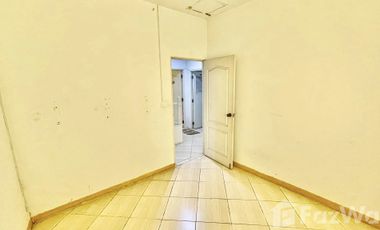 Spacious Townhouse for Sale – Ideal for Investors and Family