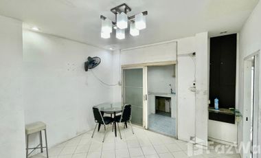 Spacious Townhouse for Sale – Ideal for Investors and Family