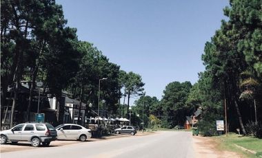 A  METROS DE CENTRO COMERCIAL NORTE (ILIADA Y TROYA)