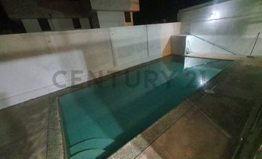 Vendo Casa Grande junto al mar, Independiente, Piscina, 4 Dormitorios en Tonsupa
