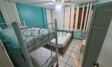 Vendo Casa Grande junto al mar, Independiente, Piscina, 4 Dormitorios en Tonsupa