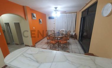 Vendo Casa Grande junto al mar, Independiente, Piscina, 4 Dormitorios en Tonsupa