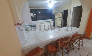 Vendo Casa Grande junto al mar, Independiente, Piscina, 4 Dormitorios en Tonsupa