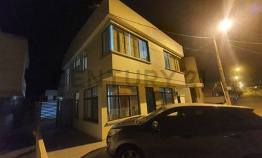Vendo Casa Grande junto al mar, Independiente, Piscina, 4 Dormitorios en Tonsupa