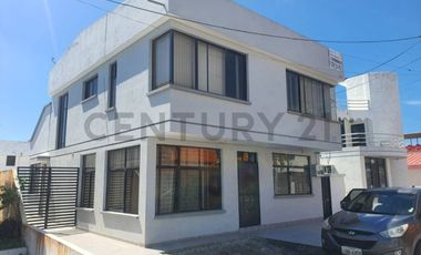 Vendo Casa Grande junto al mar, Independiente, Piscina, 4 Dormitorios en Tonsupa