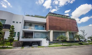 Casa de Lujo en Venta en Parque Virreyes