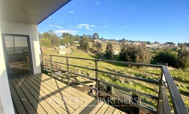 Pichilemu, Casa con maravillosa vista en sector residencial