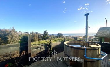 Pichilemu, Casa con maravillosa vista en sector residencial