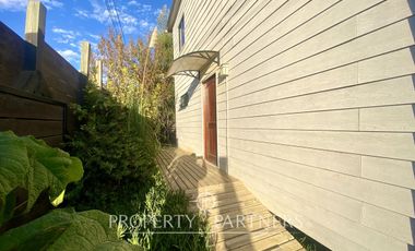 Pichilemu, Casa con maravillosa vista en sector residencial