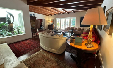HERMOSA CASA EN ALQUILER CON 4 DORMITORIOS Y BUEN JARDIN EN SAN ISIDRO