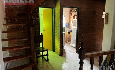 Sánchez de Loria 700  Depósito c/ vivienda en lote propio 8,37 x 61mts. T512m².