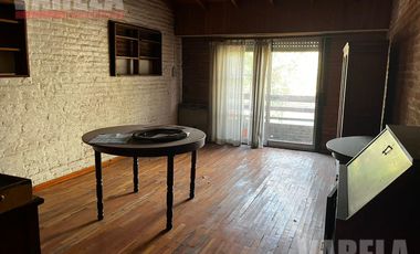 Sánchez de Loria 700  Depósito c/ vivienda en lote propio 8,37 x 61mts. T512m².