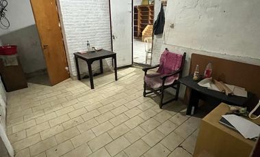 Sánchez de Loria 700  Depósito c/ vivienda en lote propio 8,37 x 61mts. T512m².