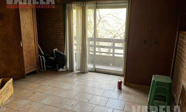 Sánchez de Loria 700  Depósito c/ vivienda en lote propio 8,37 x 61mts. T512m².