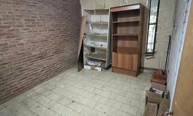 Sánchez de Loria 700  Depósito c/ vivienda en lote propio 8,37 x 61mts. T512m².