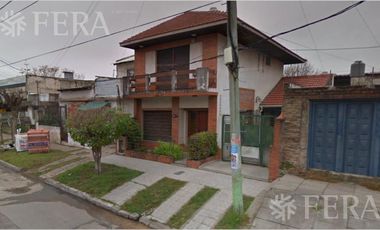 Venta de PH 3 ambientes con cochera en Bernal