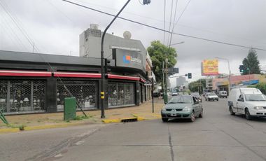 Av. Hipólito Yrigoyen Nº 10099