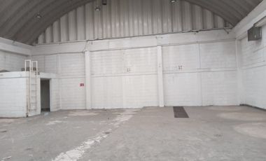 ¡En RENTA, excelente local comercial con mezzanine con ubicación privilegiada!