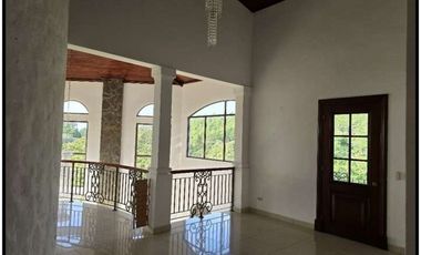 VENTA DE HERMOSA CASA EN BOQUETE (OF)