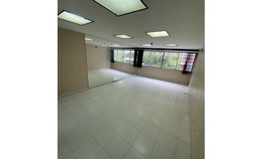 Se alquila local comercial en el Cangrejo