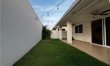CASA EN VENTA O ALQUILER, BOSQUES DEL PACFICO, PANAM PACFICO