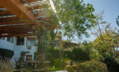 CASA EN VENTA EN LA PEÑA CON VISTA  Y ACCESO AL LAGO
